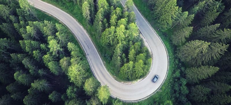 Car driving on a hairpin turn, can we mentally separate the turn itself from that which is turning?